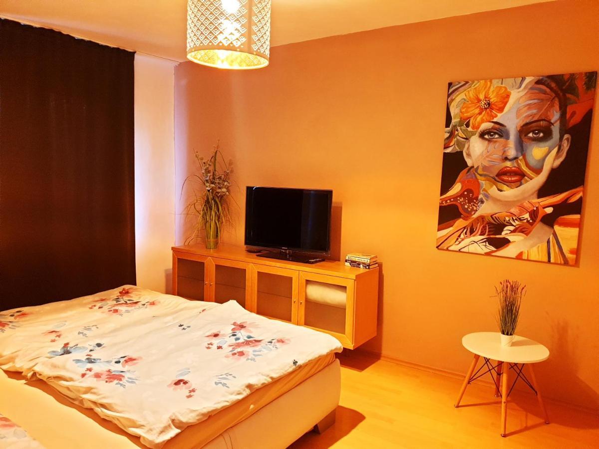 Apartman Terminal, Self Check-In 24 H, Free Parking Banská Bystrica Exteriör bild